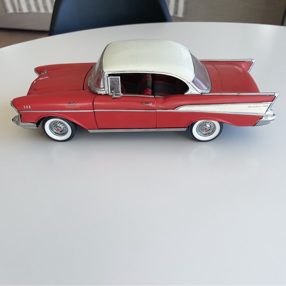 AMT 1957 Chevrolet 2 Door Hardtop Model - Picture 1 of 13